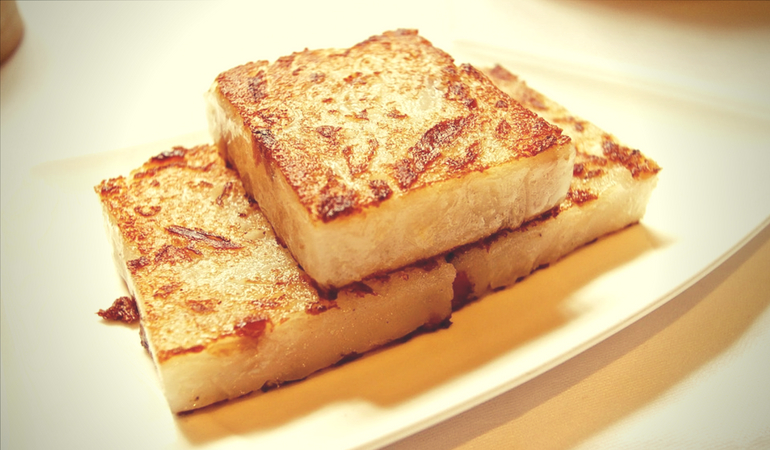 Pan-fried daikon cake